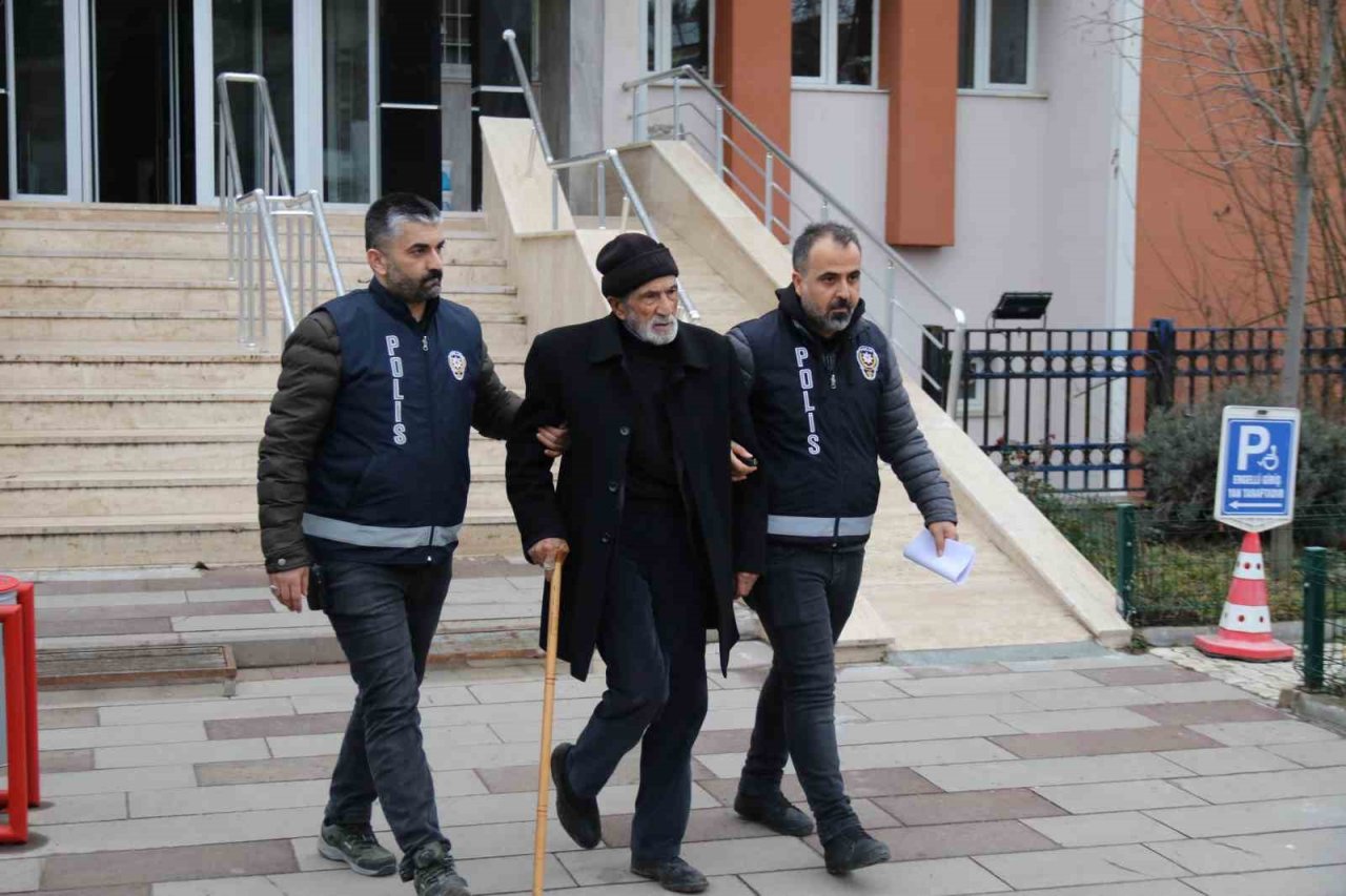 Karısını ve oğlunu öldüren 86 yaşındaki emekli asker tutuklandı