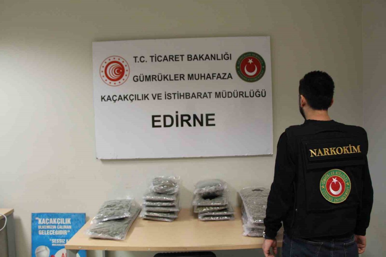 Kapıkule Gümrük Kapısında 11 kilogram esrar ele geçirildi