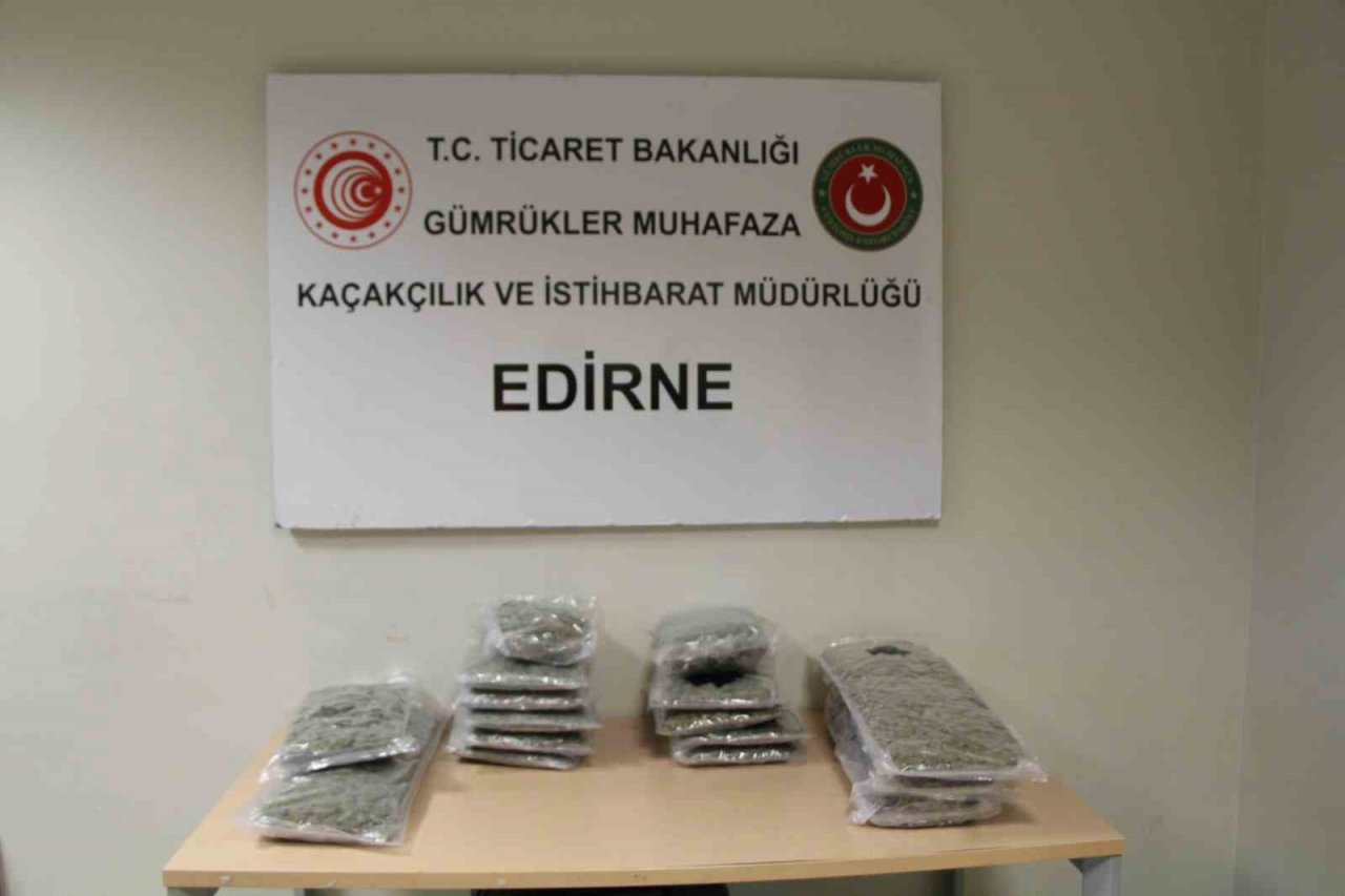 Kapıkule Gümrük Kapısında 11 kilogram esrar ele geçirildi