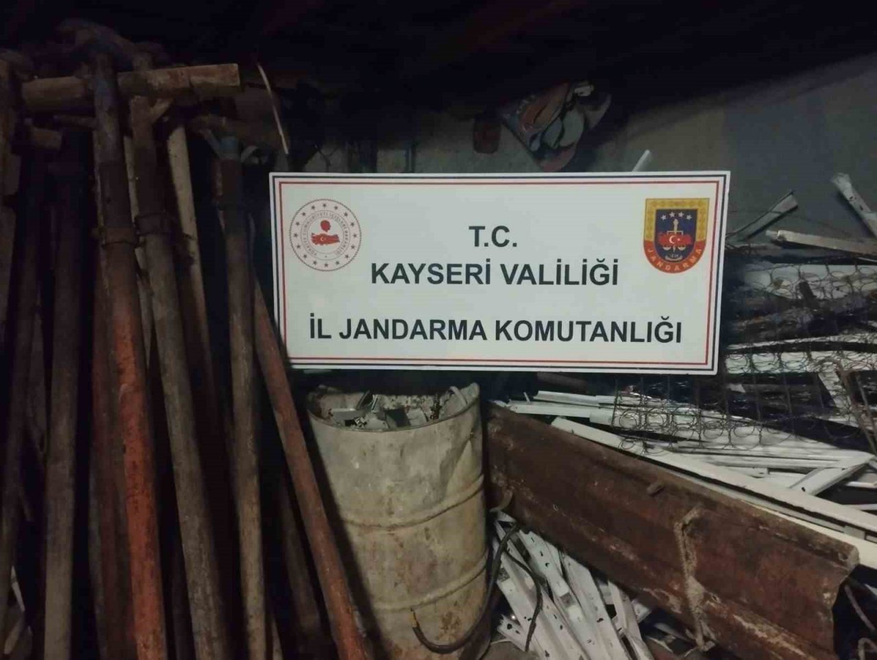 Jandarma 90 bin TL’lik hırsızlık olayını çözdü: 3 gözaltı