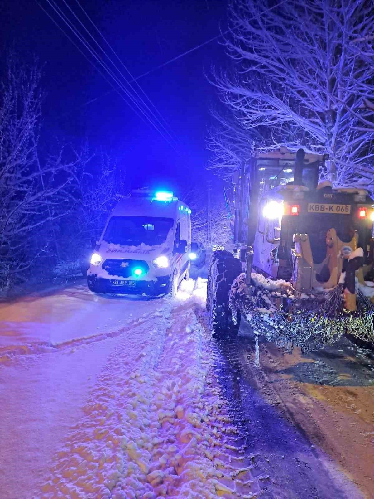 Kayseri’de kapanan 111 mahalle yolu ulaşıma açıldı