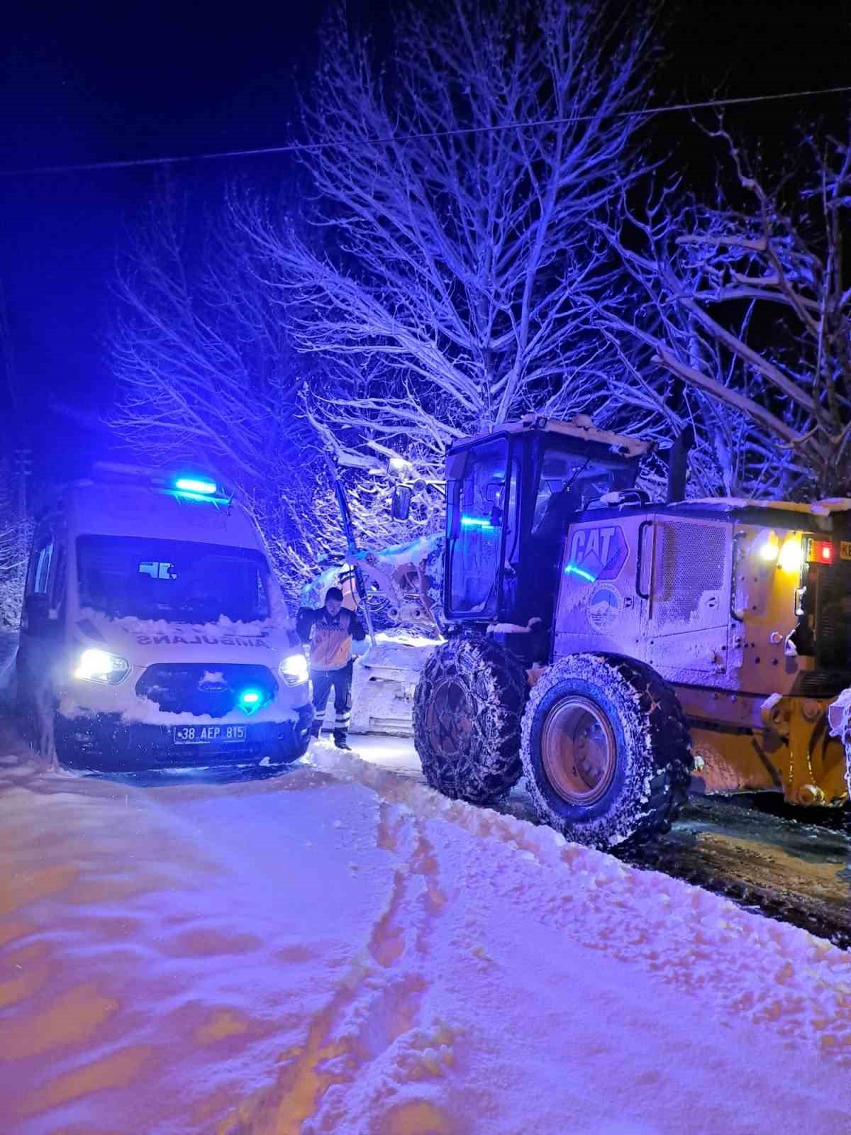 Kayseri’de kapanan 111 mahalle yolu ulaşıma açıldı