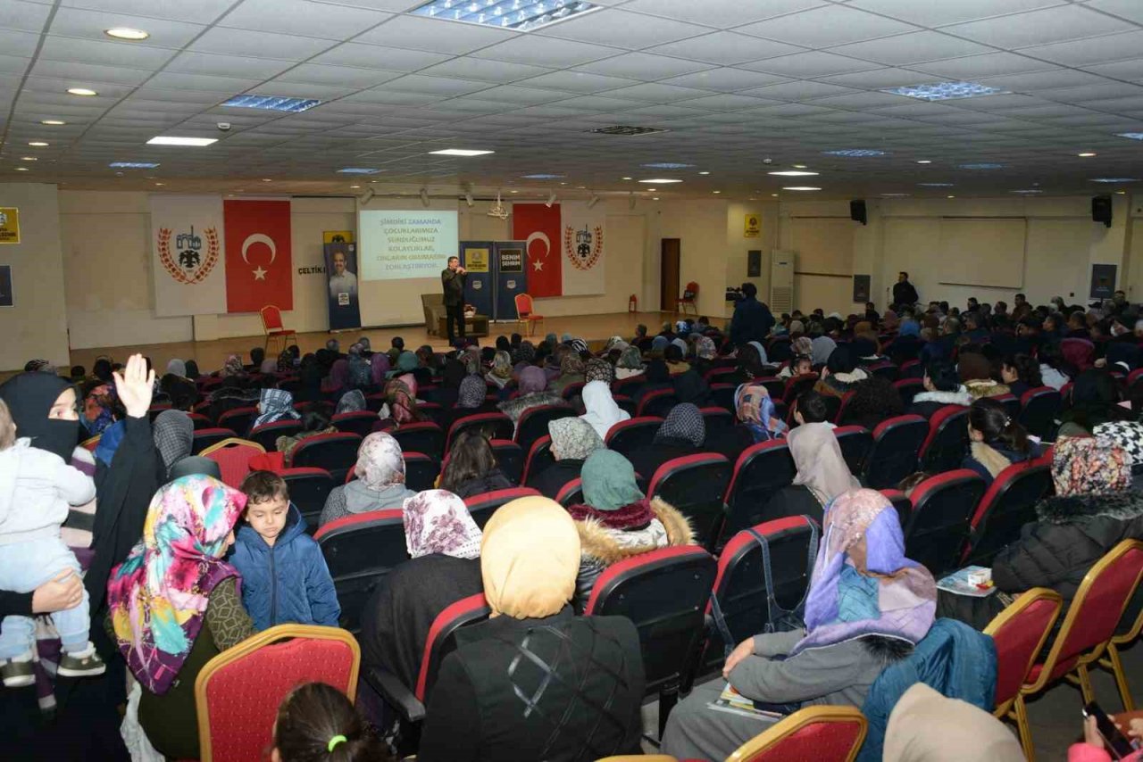Konya Büyükşehir İlçe Şehir Konferanslarıyla kültür hayatını canlandırıyor