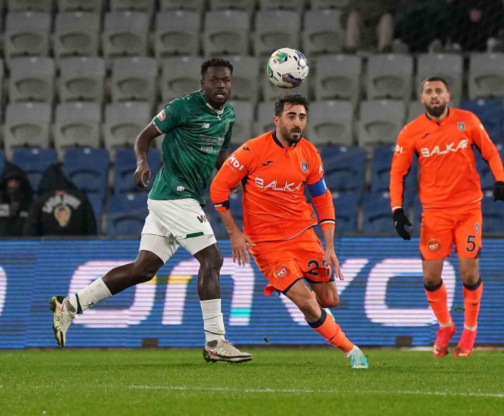 Konyaspor Başakşehir'e de direnemedi! 2-0