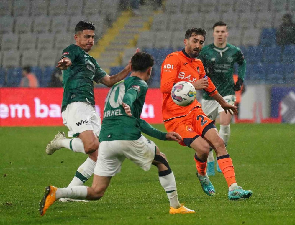 Konyaspor Başakşehir'e de direnemedi! 2-0