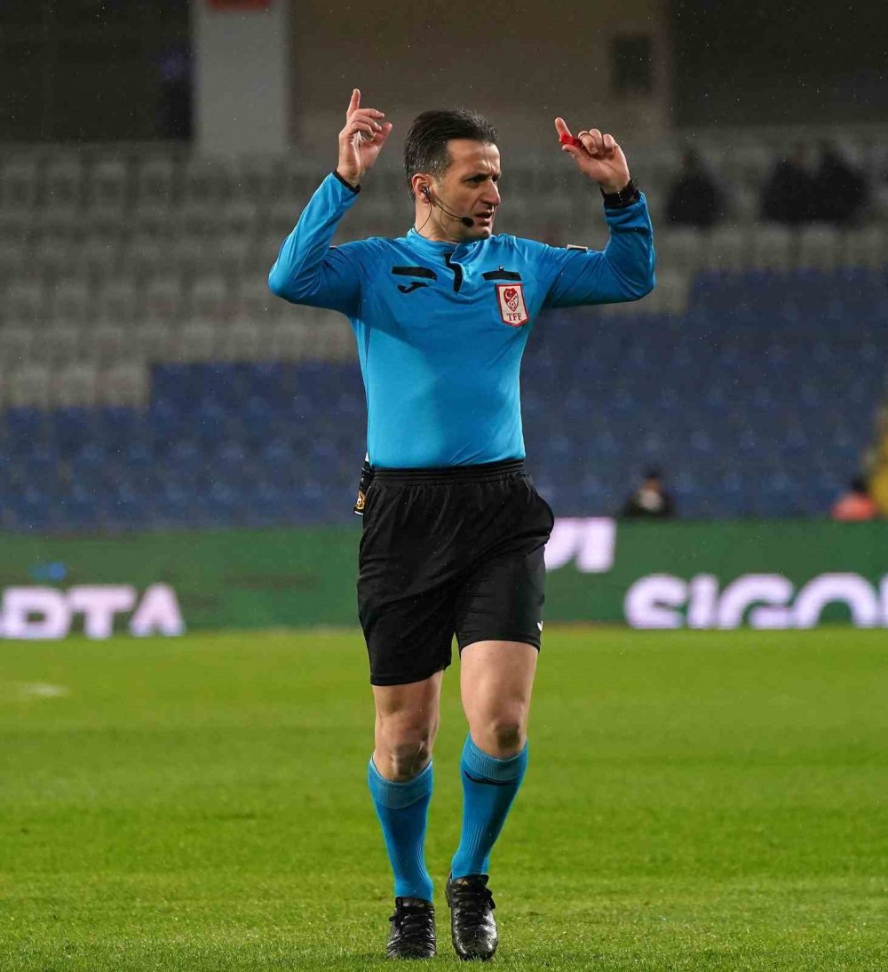 Konyaspor Başakşehir'e de direnemedi! 2-0