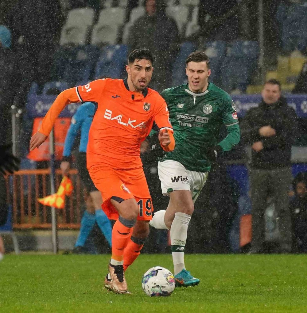 Konyaspor Başakşehir'e de direnemedi! 2-0