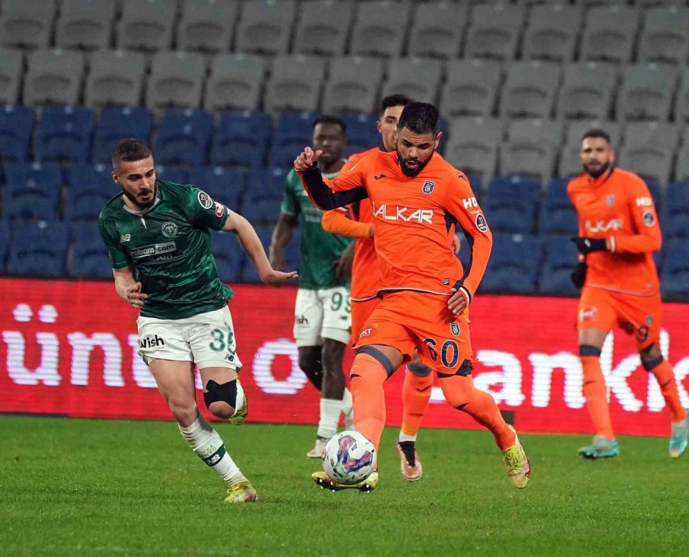 Konyaspor Başakşehir'e de direnemedi! 2-0