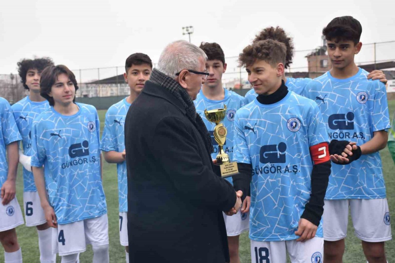 Malatya Şehir Spor takımı namağlup şampiyon