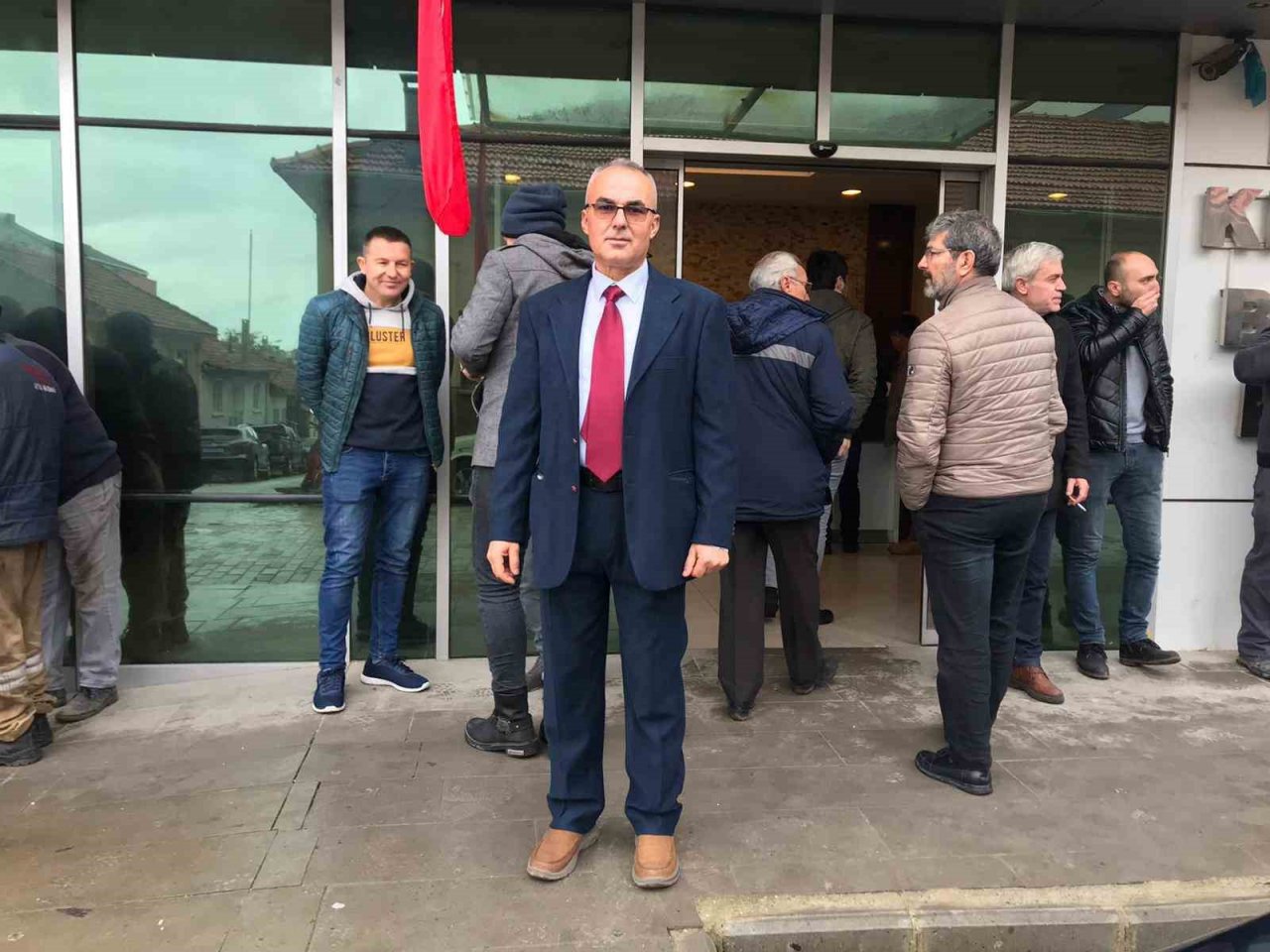 Kırkağaç’ta Mehmet Özer, Güven Tazeledi