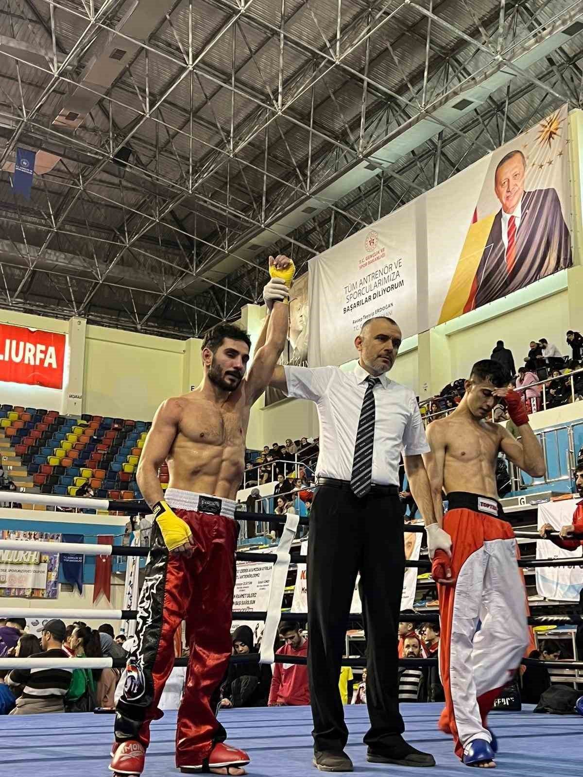 Emre Karaca Türkiye Açık Kick Boks Turnuvası’na damgasını vurdu