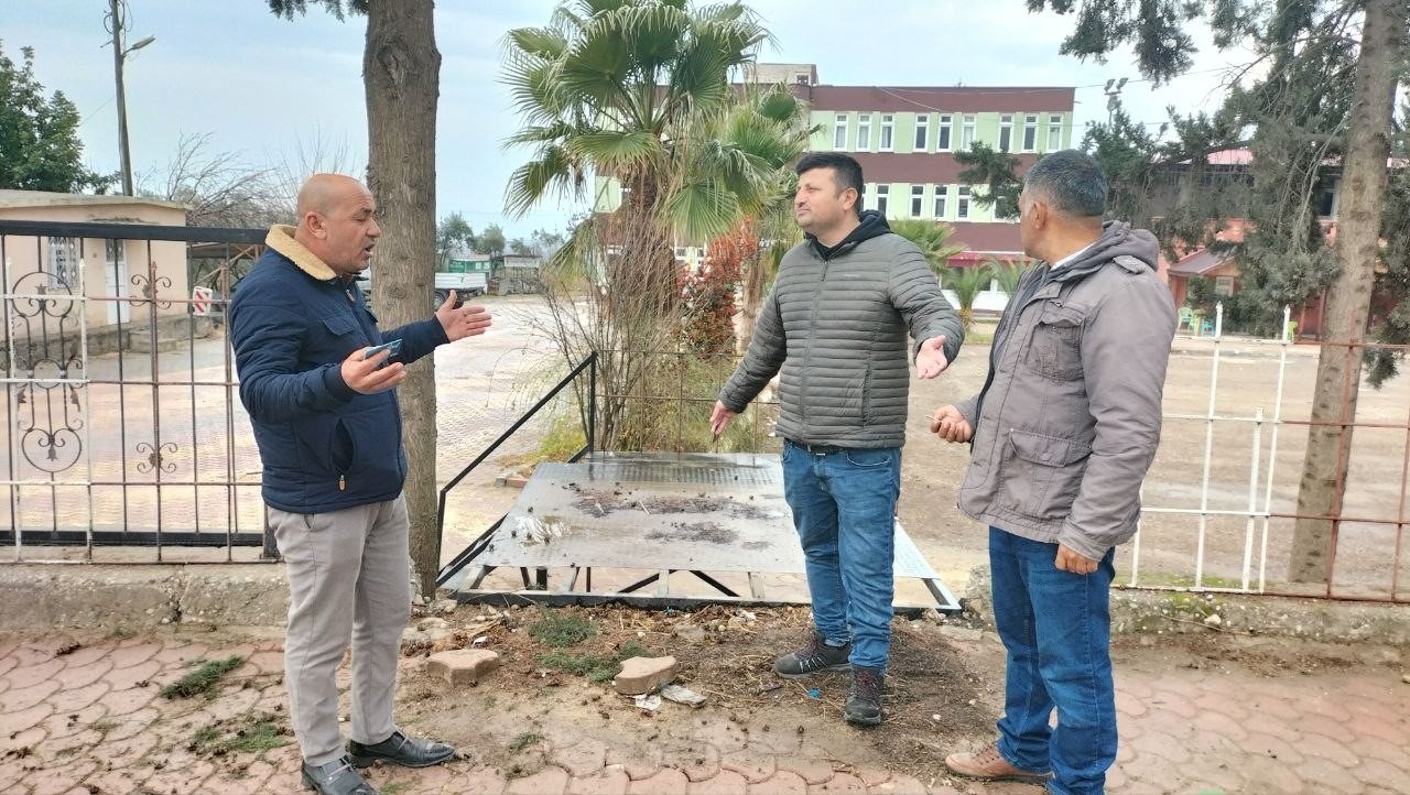Para çekmeye geldikleri ATM’yi yerinde bulamadılar