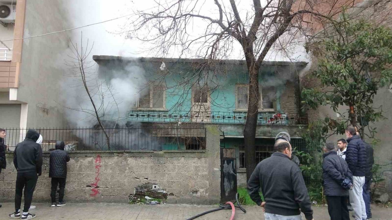 Metruk binada yangın