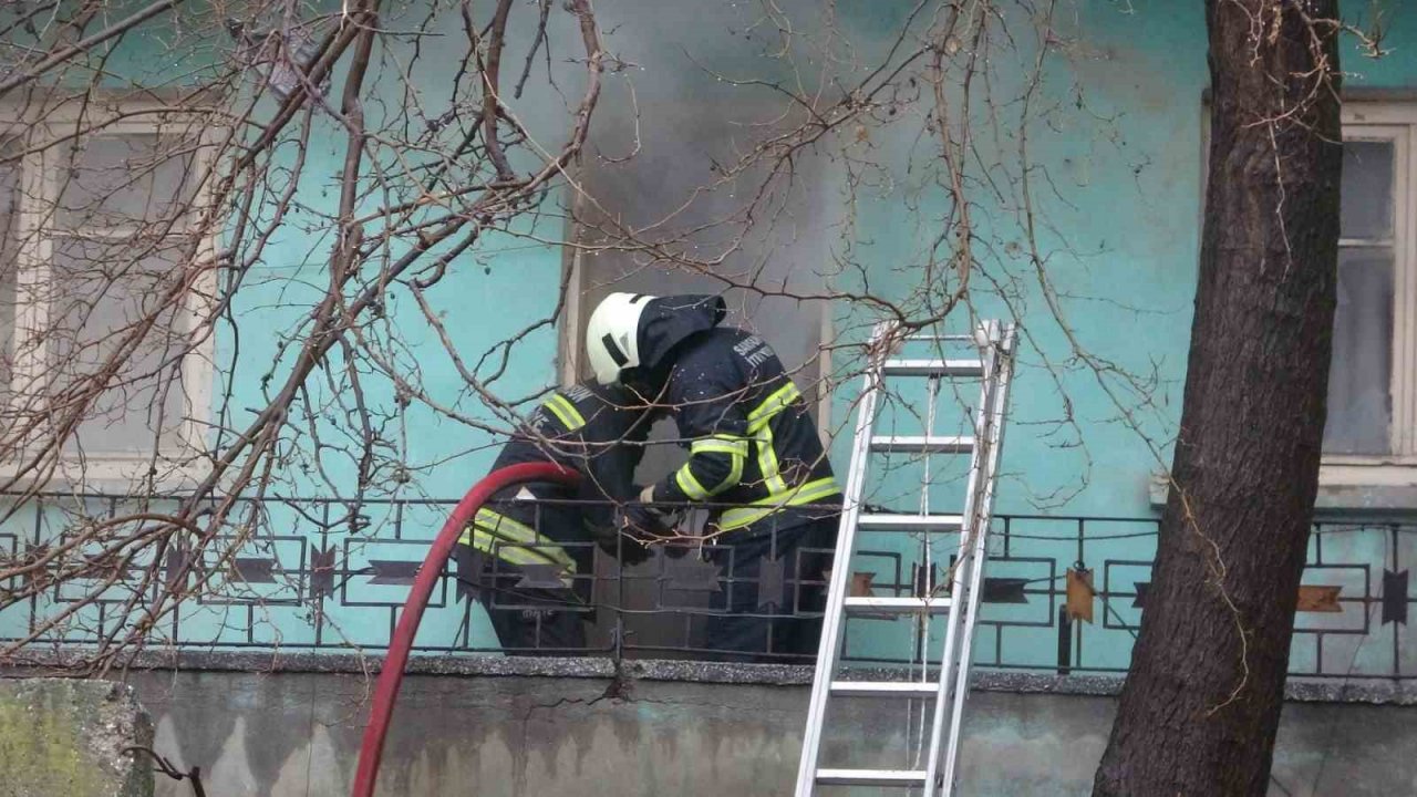 Metruk binada yangın