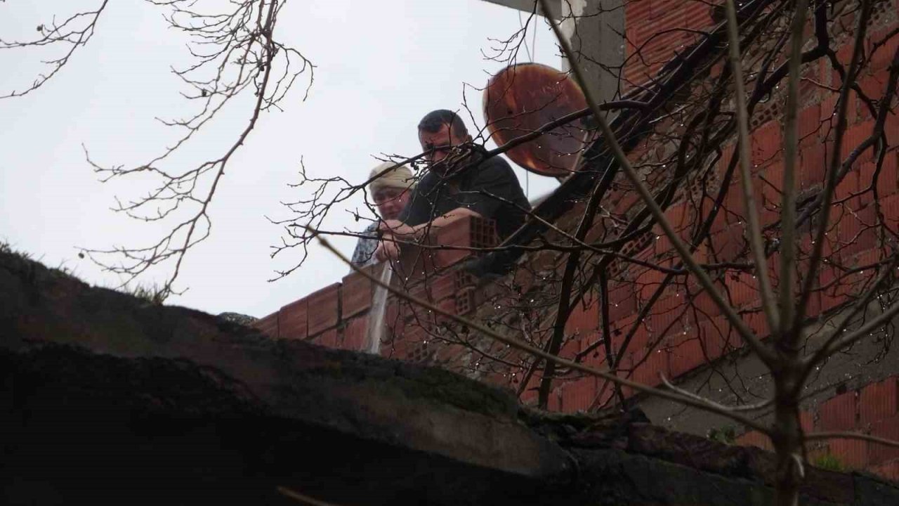 Metruk binada yangın