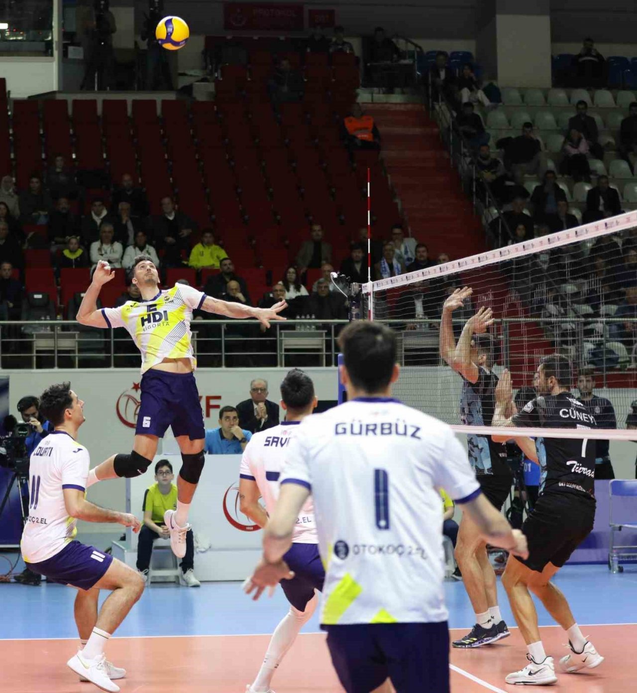 AXA Sigorta Efeler Ligi: Fenerbahçe HDI Sigorta: 3 - Türşad : 0