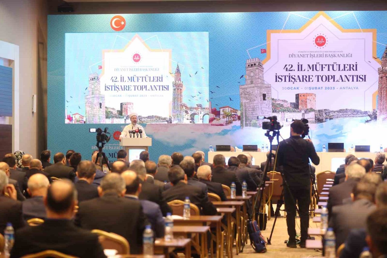 Diyanet İşleri Başkanı Erbaş: "İslam’a yapılan saldırılara karşı savunmayı son nefesimize kadar sürdüreceğiz"