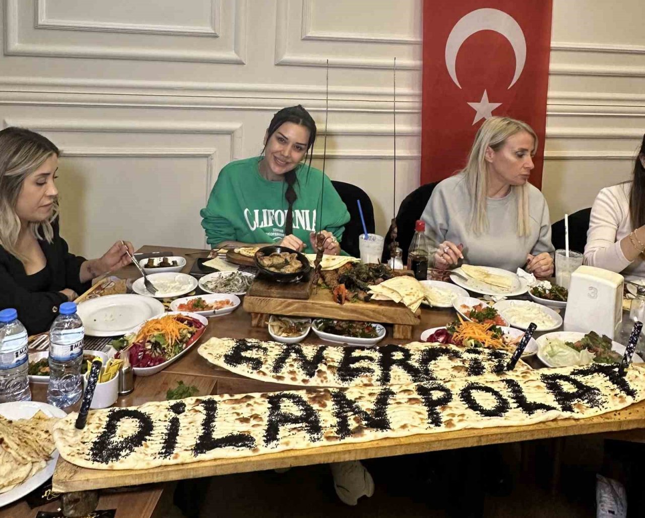 Adanalı kebapçı, özel sunumlarıyla misafirlerini ağırlıyor