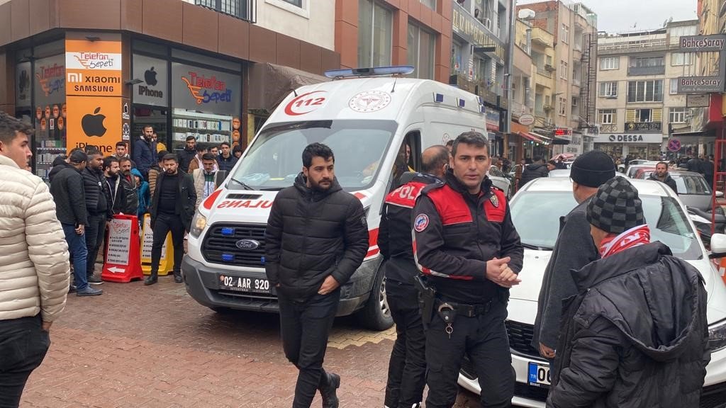 Cadde ortasında kavga ettiği şahıslara kurşun yağdırdı