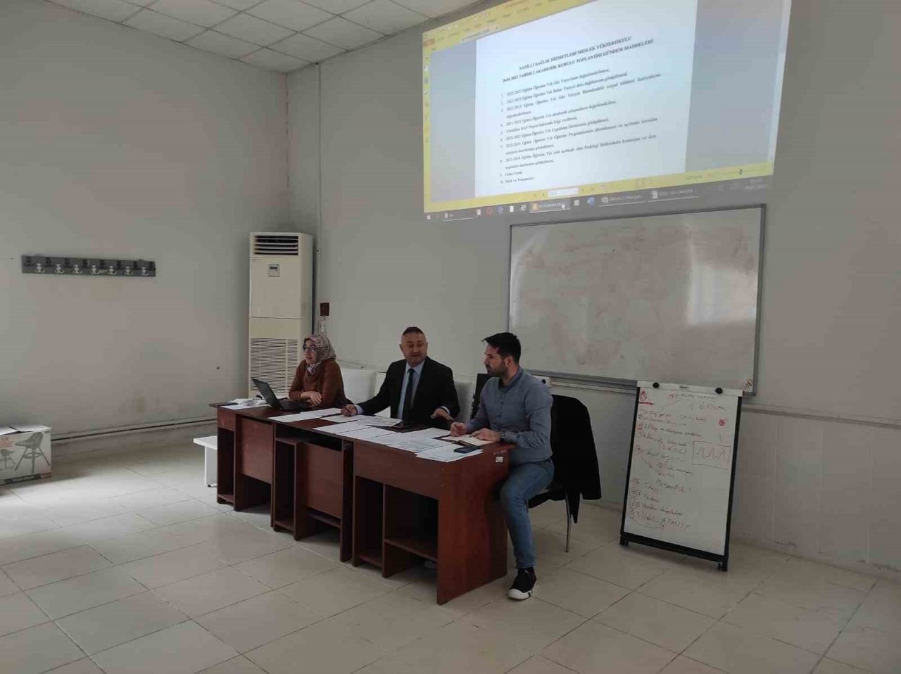 Nazilli Sağlık Hizmetleri MYO Akademik Kurul Toplantısı gerçekleşti