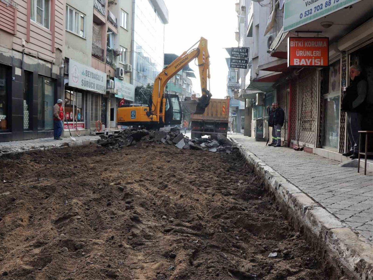 Nazilli’de Ziya Gökalp Caddesi yenileniyor