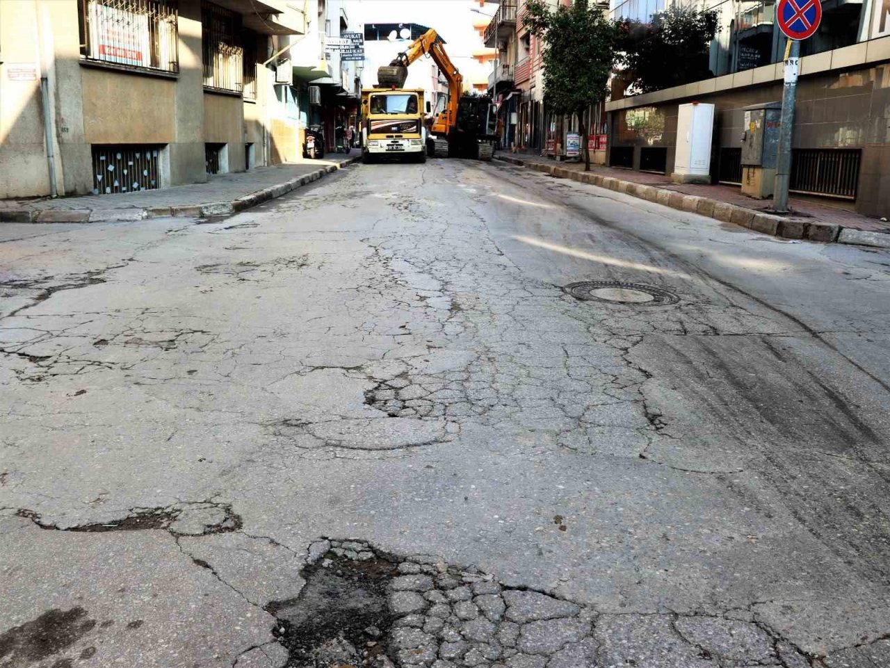 Nazilli’de Ziya Gökalp Caddesi yenileniyor