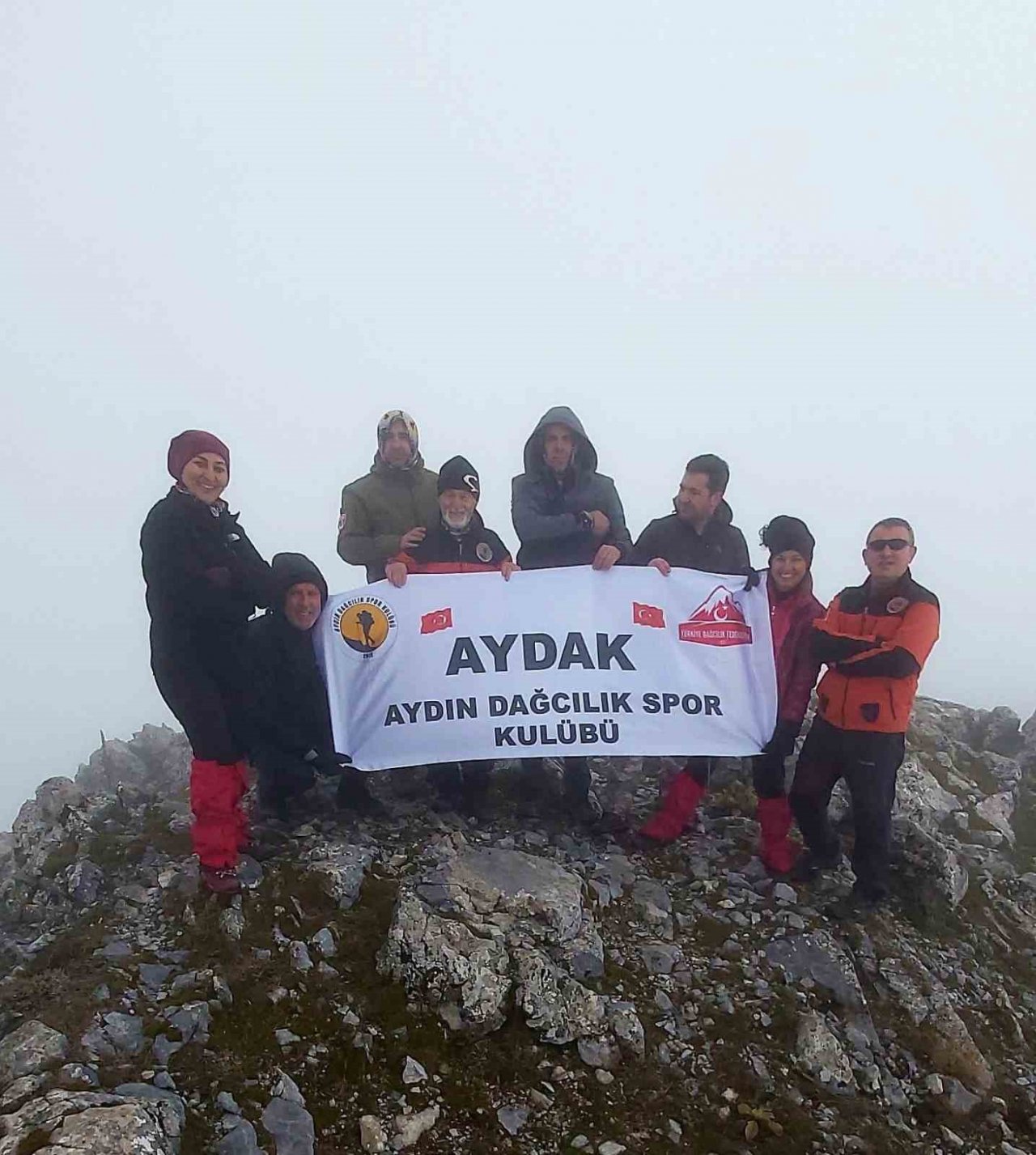 Aydınlı dağcılar, Mitolojilere konu olan Murat Dağı’na tırmandı