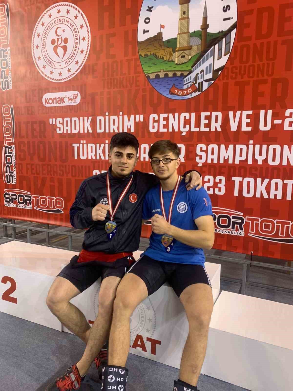 Halter şampiyonasına BARÜ’lü sporcular 9 madalyayla damga vurdu