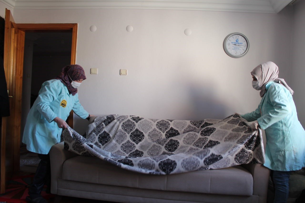 Bayburt Belediyesi bakıma muhtaç vatandaşları unutmuyor yaşlıların umudu oluyor