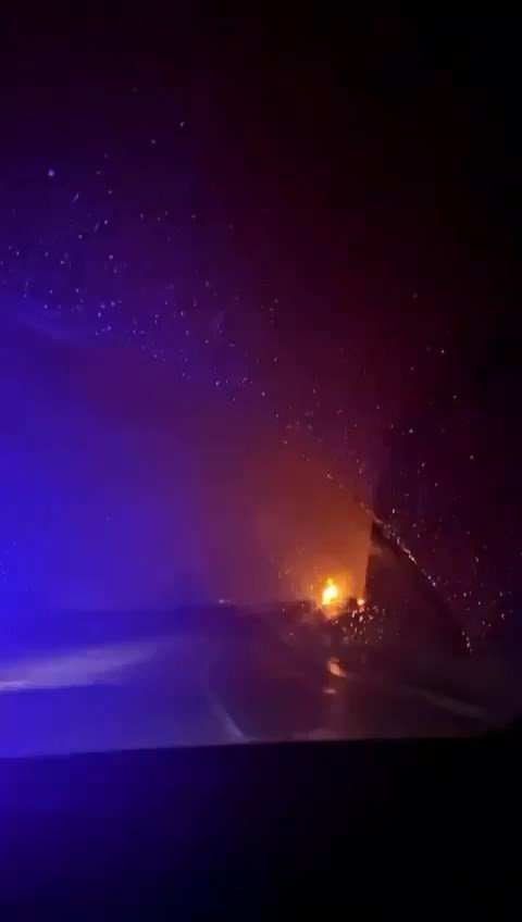 Bursa’da seyir halindeki kamyonet alev alev yandı