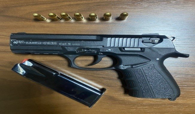 Çaldıkları bir tır dolusu fayansla yakalandılar