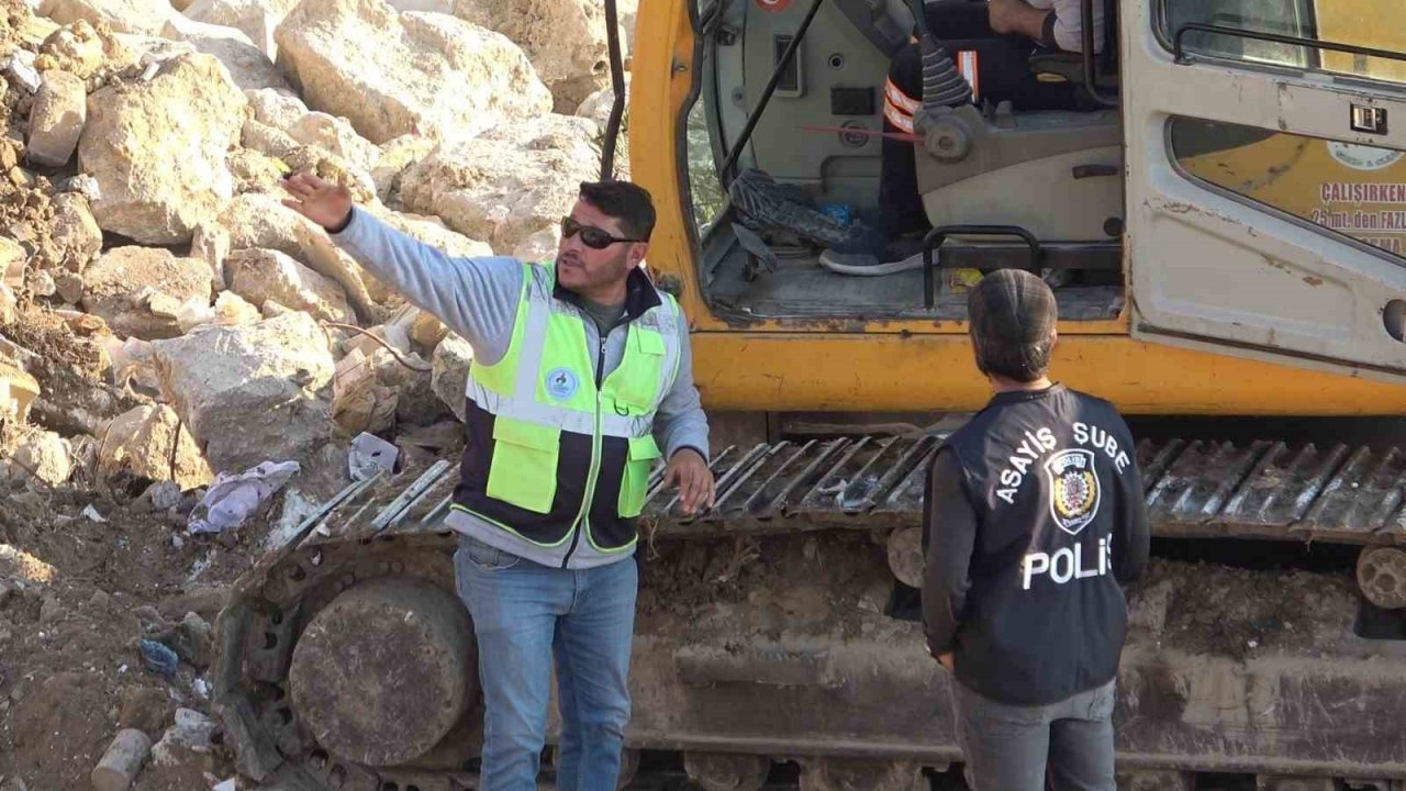 Kayıp Mine’nin arandığı kazı bölgesine yeni iş makineleri sevk edildi