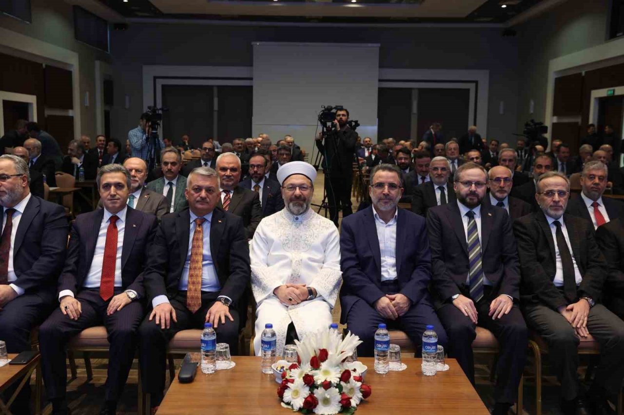 Diyanet İşleri Başkanı Erbaş: "İslam’a yapılan saldırılara karşı savunmayı son nefesimize kadar sürdüreceğiz"