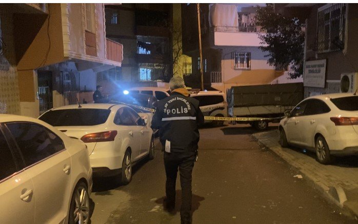 Esenlerde koca dehşeti: Boşanma aşamasında olduğu eşini sokak ortasında öldürdü