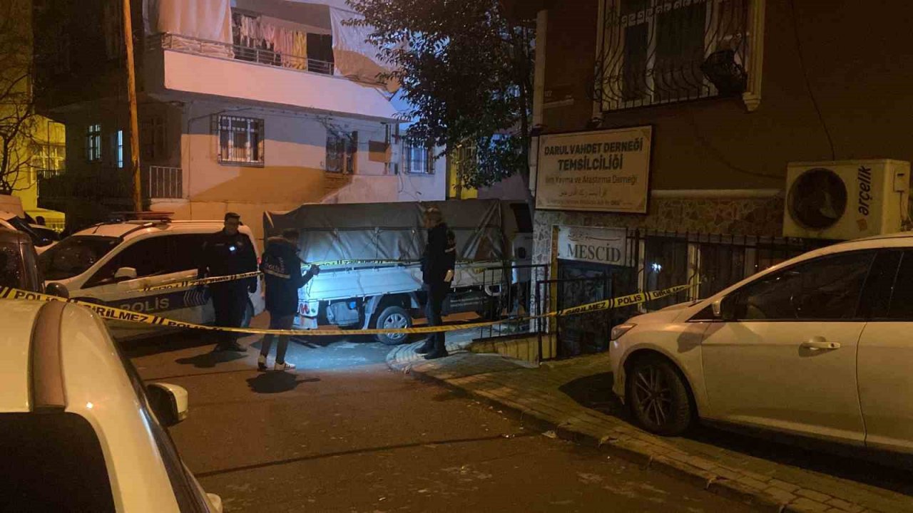 Esenlerde koca dehşeti: Boşanma aşamasında olduğu eşini sokak ortasında öldürdü