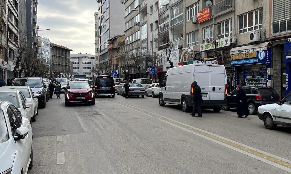 Kent merkezinde trafik problemi her geçen gün artıyor