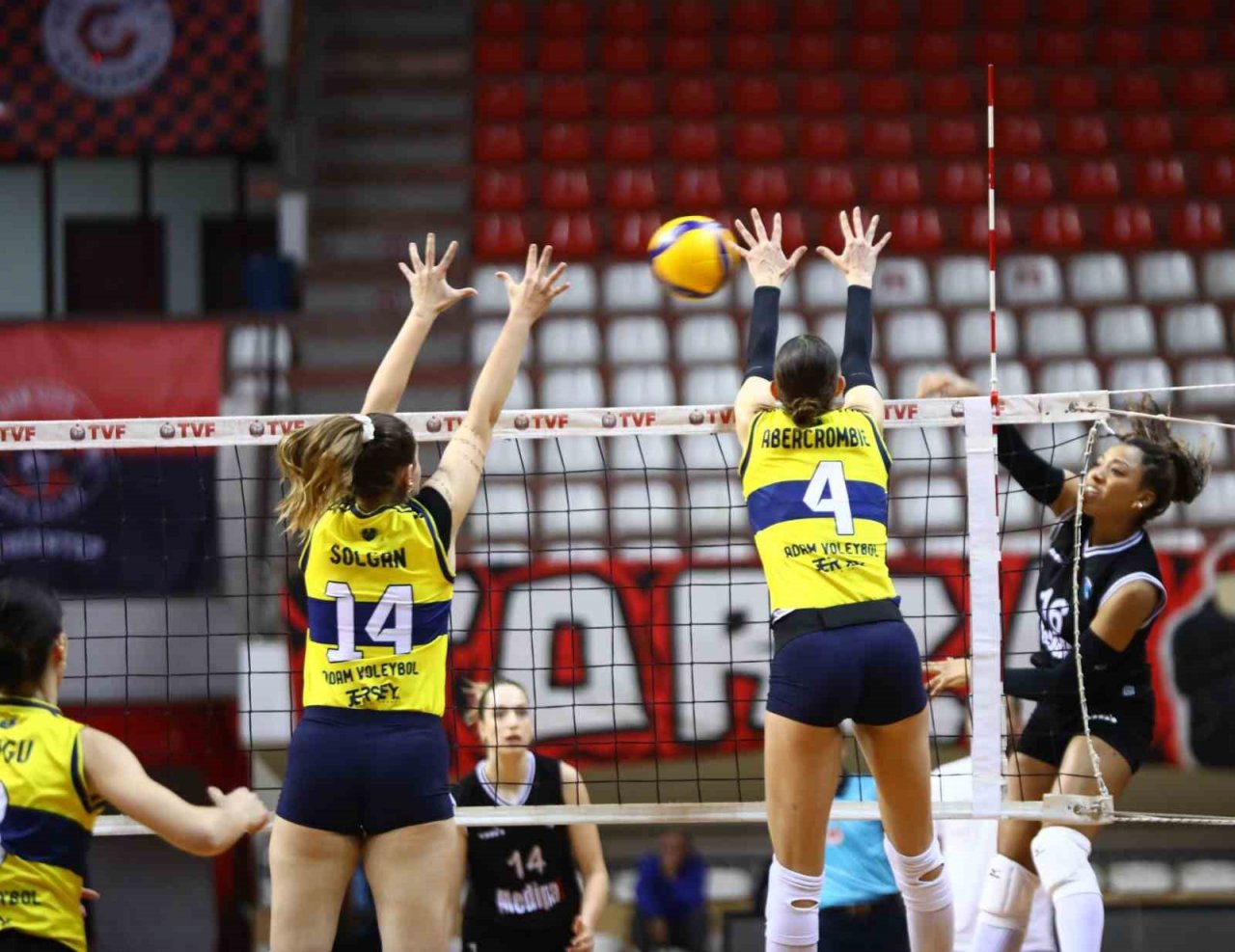 Kadınlar 1. Lig: Adam Voleybol: 3 - Kayseri Atletikspor: 0