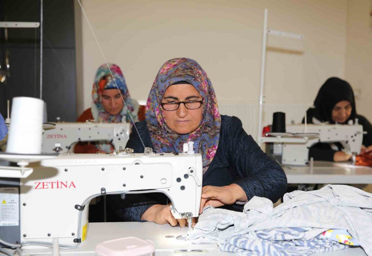 Kadınlar zamanını üretimle değerlendiriyor