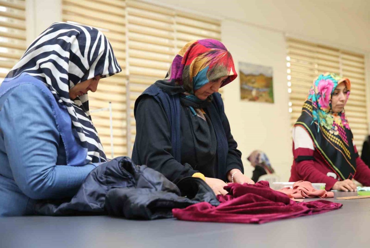 Kadınlar zamanını üretimle değerlendiriyor