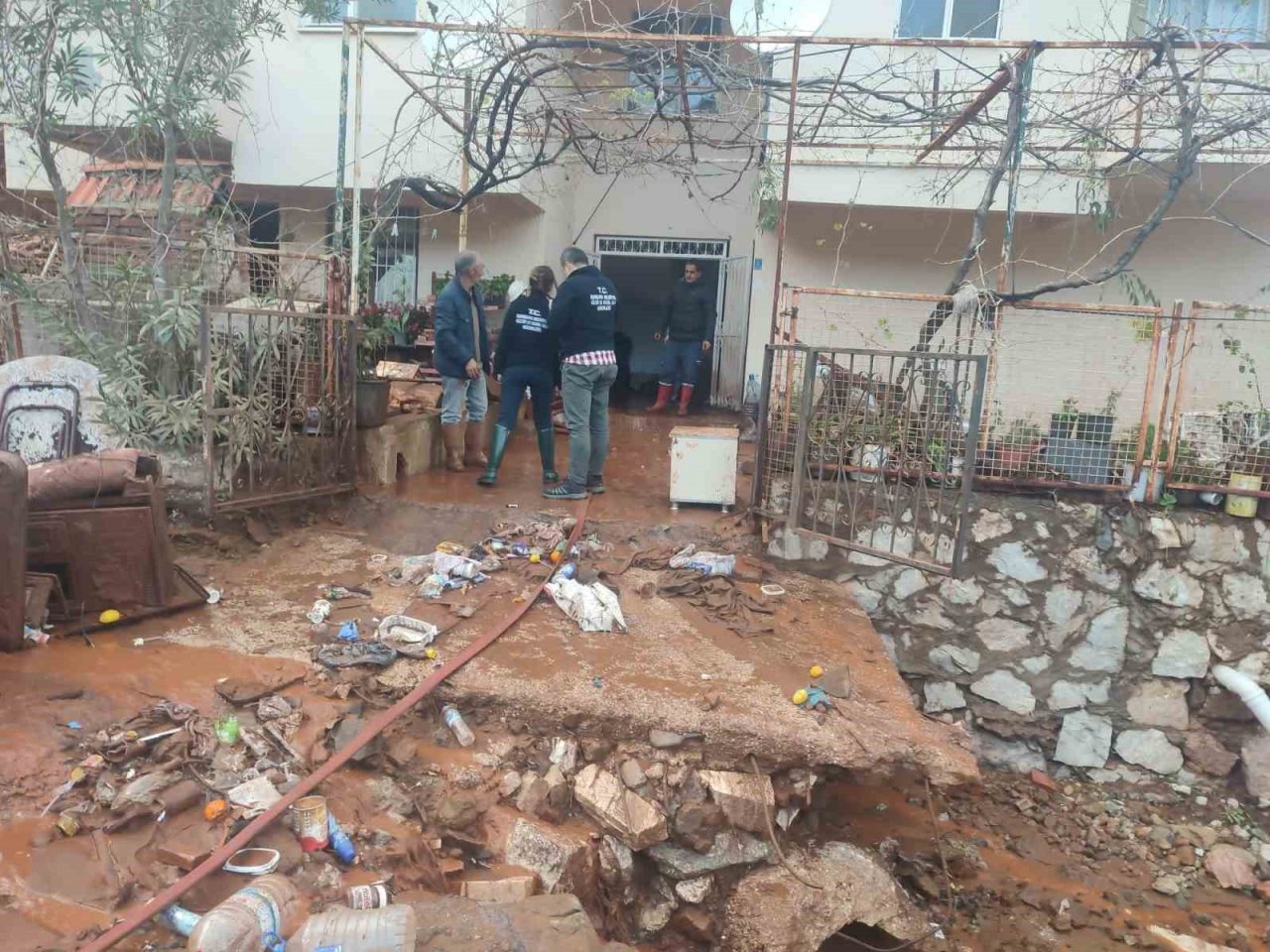 Marmaris Belediyesi, sel felaketinin yaralarını sarıyor