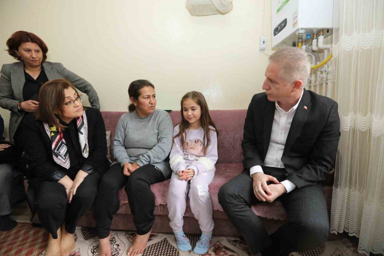 Şahin, doğalgaz yardım projesinden yararlanan aileleri ziyaret etti