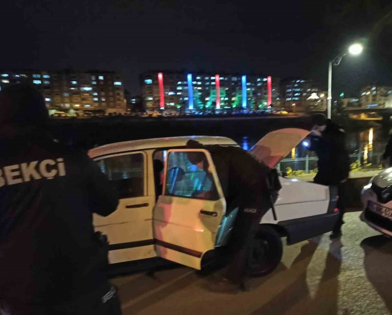 Samsun’da 99 aranan şahıs yakalandı, 56 bin sentetik hap ele geçirildi, 95 araç trafikten men edildi