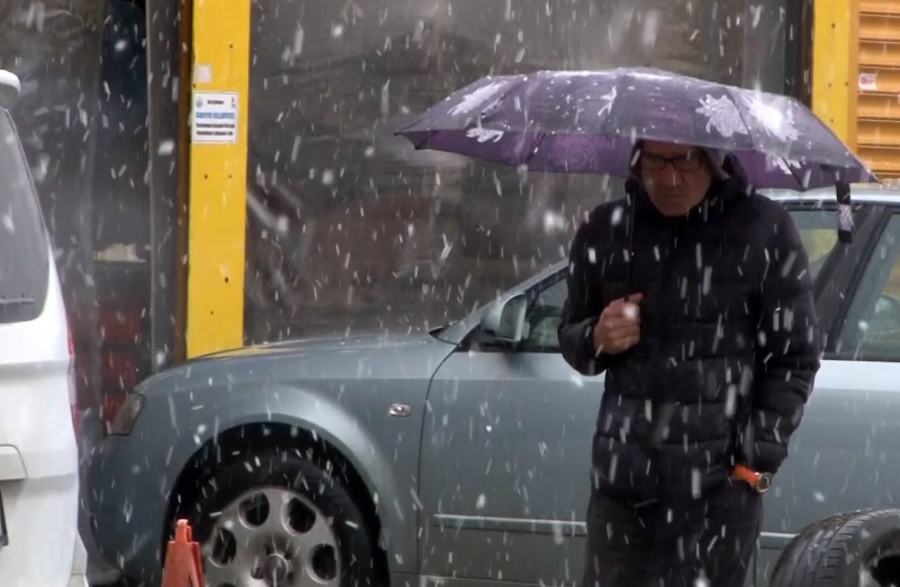 Sarıyer’de kar yağışı etkili oluyor