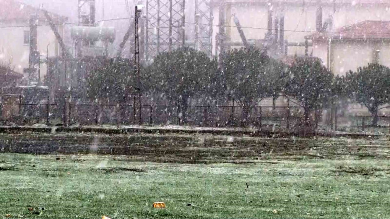 Sarıyer’de kar yağışı etkili oluyor