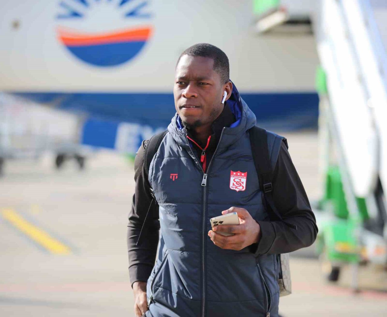 Sivasspor kafilesi 5 eksikle Alanya’da