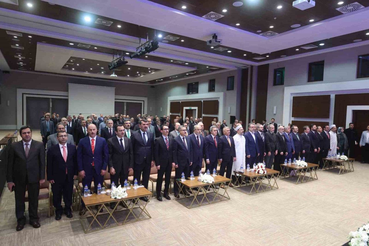 Diyanet İşleri Başkanı Erbaş: "İslam’a yapılan saldırılara karşı savunmayı son nefesimize kadar sürdüreceğiz"