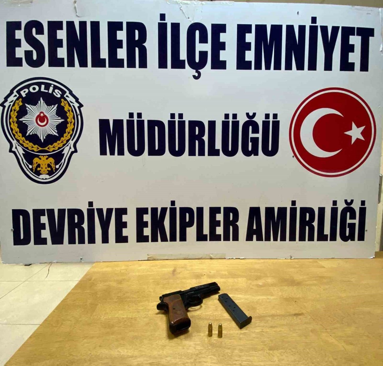 Boşanma aşamasında olduğu eşini sokak ortasında öldüren zanlı adliyeye sevk edildi