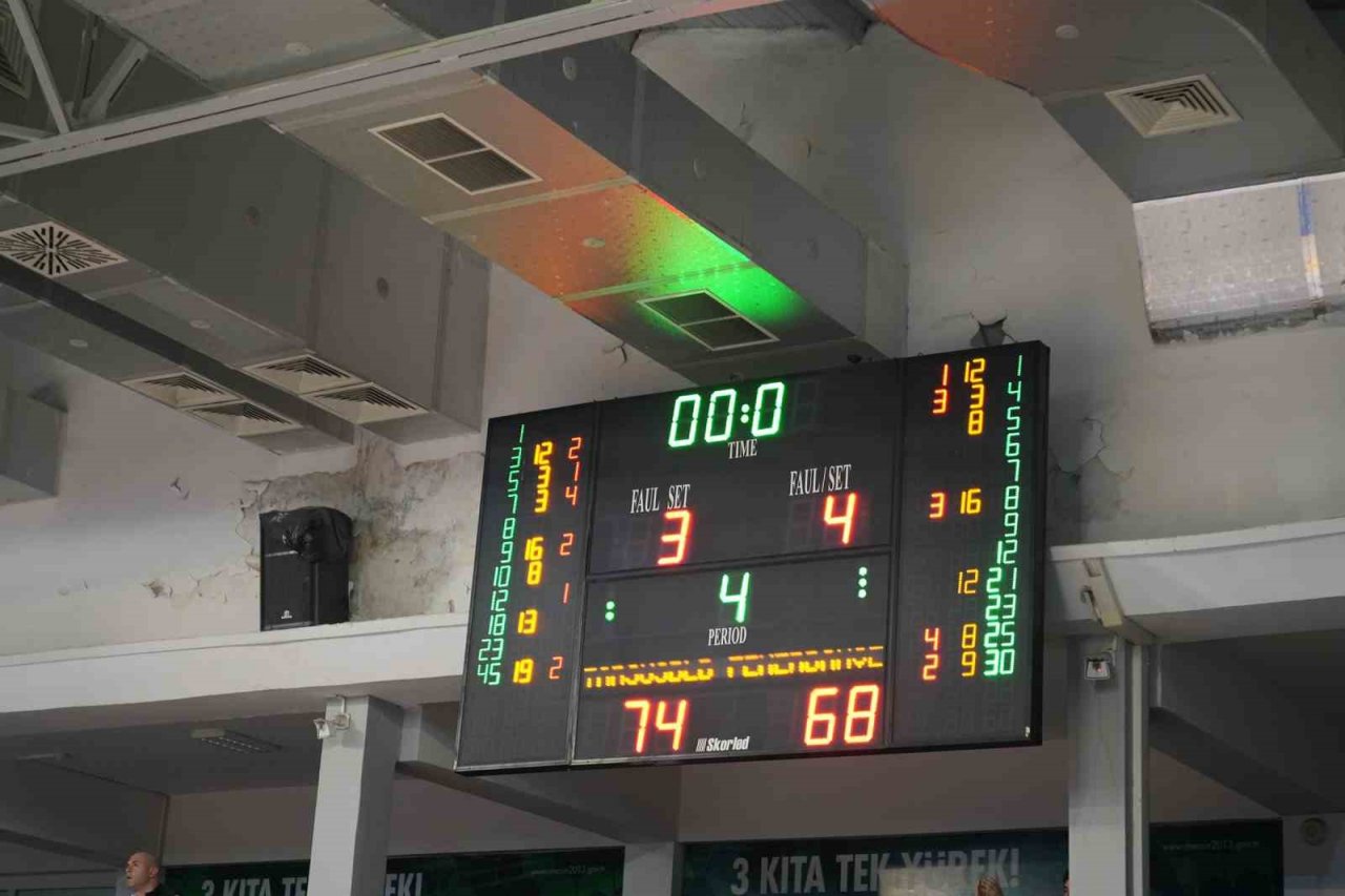 Tarsus Belediyesi Kadın Basketbol Takımı evinde Fenerbahçe’yi yendi