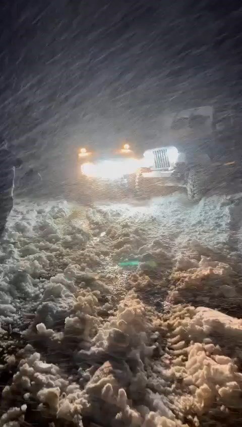 Uludağ’da yoğun karda mahsur kalan aile böyle kurtarıldı