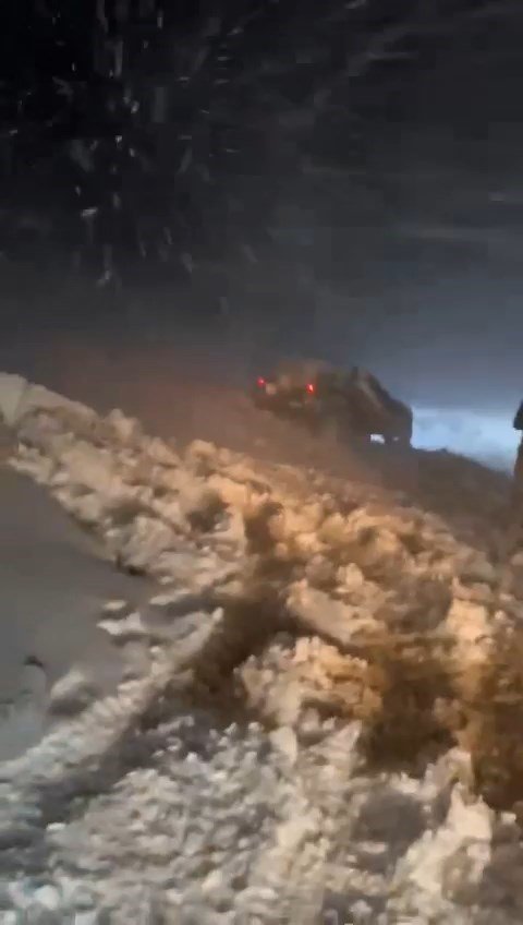 Uludağ’da yoğun karda mahsur kalan aile böyle kurtarıldı